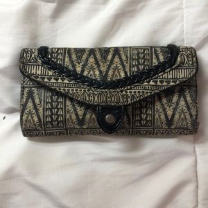 Super cute B&W tribal print wallet!!